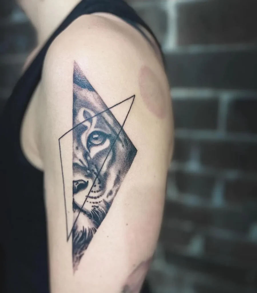 **Geometric Lioness Design**