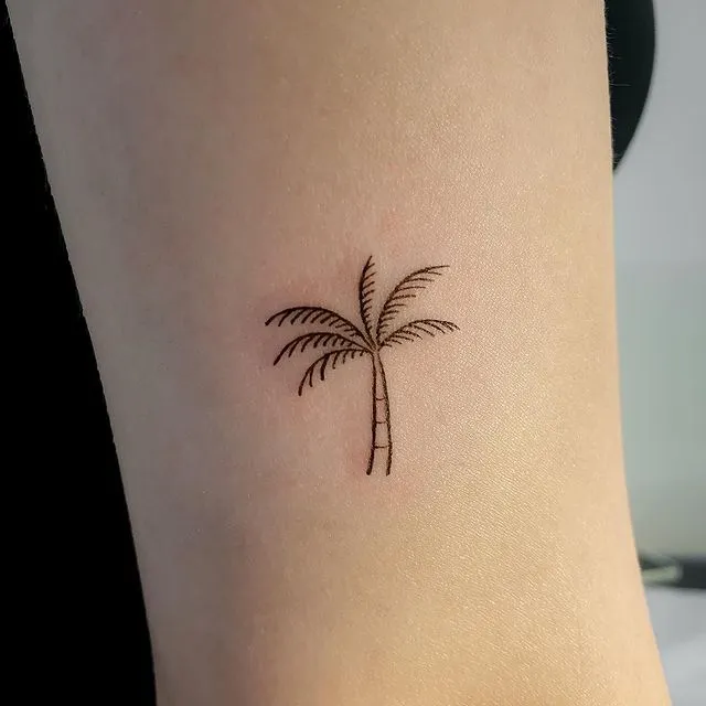 **Minimalist Palm Outline**