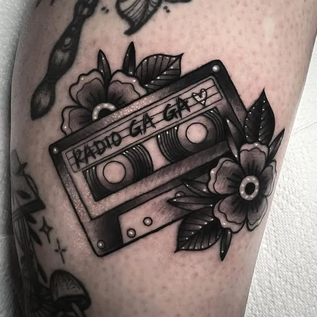 Cassette with Flowers