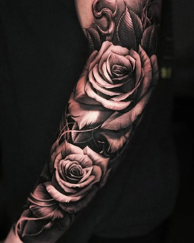 ### Elegant Black Rose Sleeve