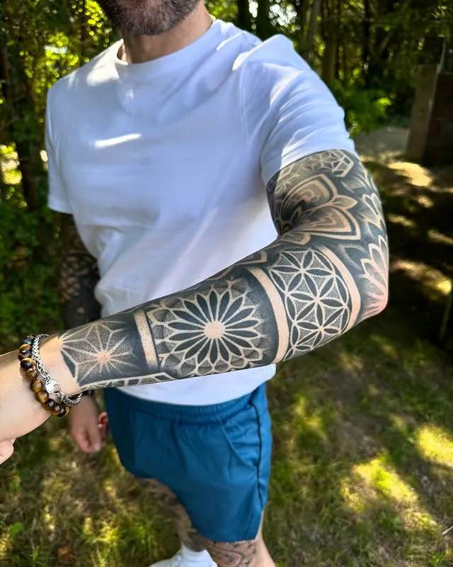 Symmetry Sleeve Masterpiece