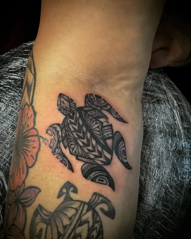 Tribal Turtle Elegance